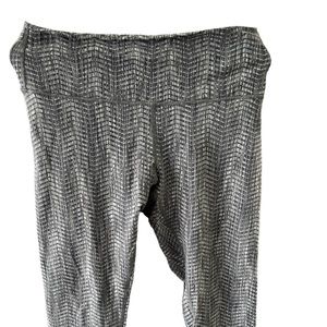 Lulu wonder under capris